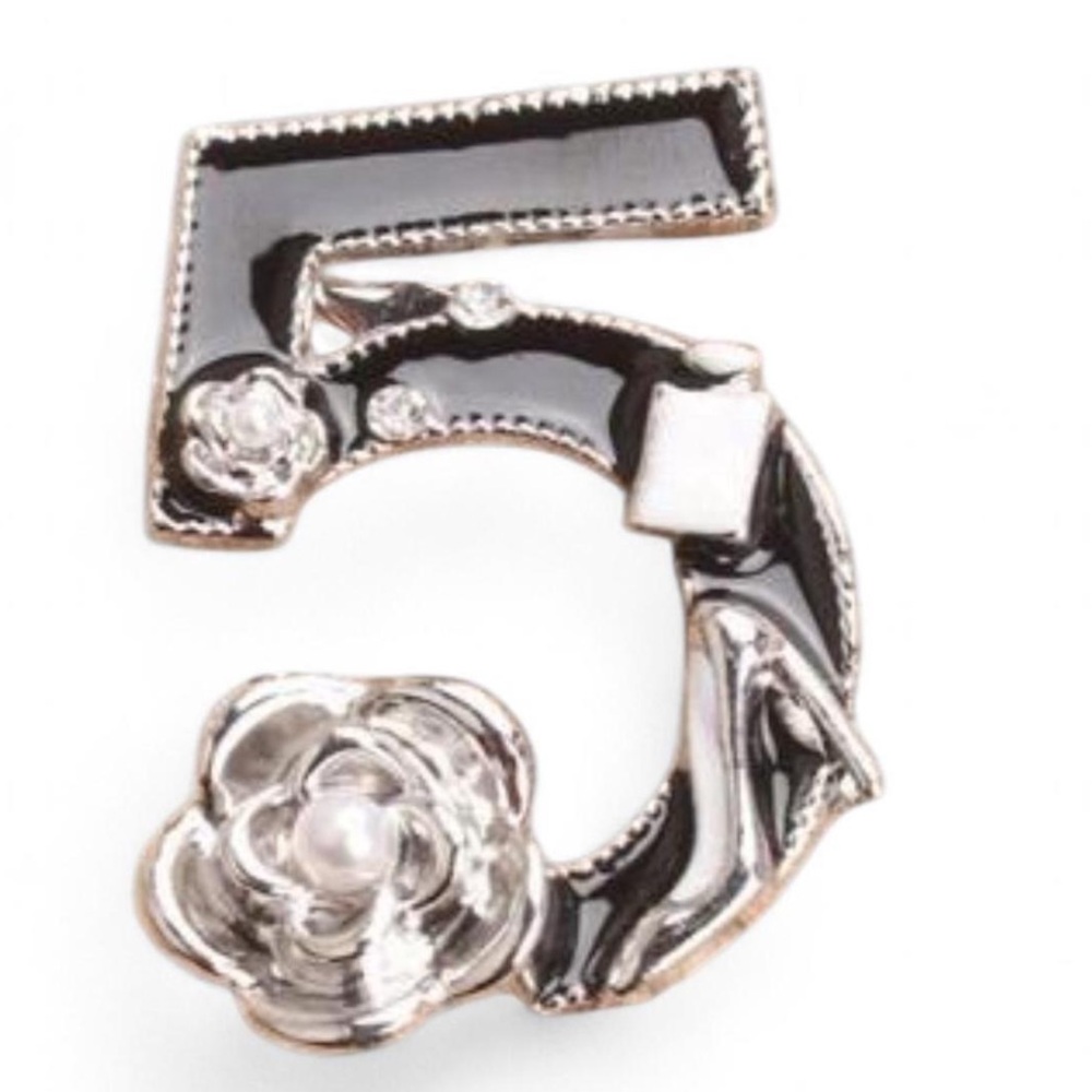 Fashion Jewelry Black and Silver Number Brooch